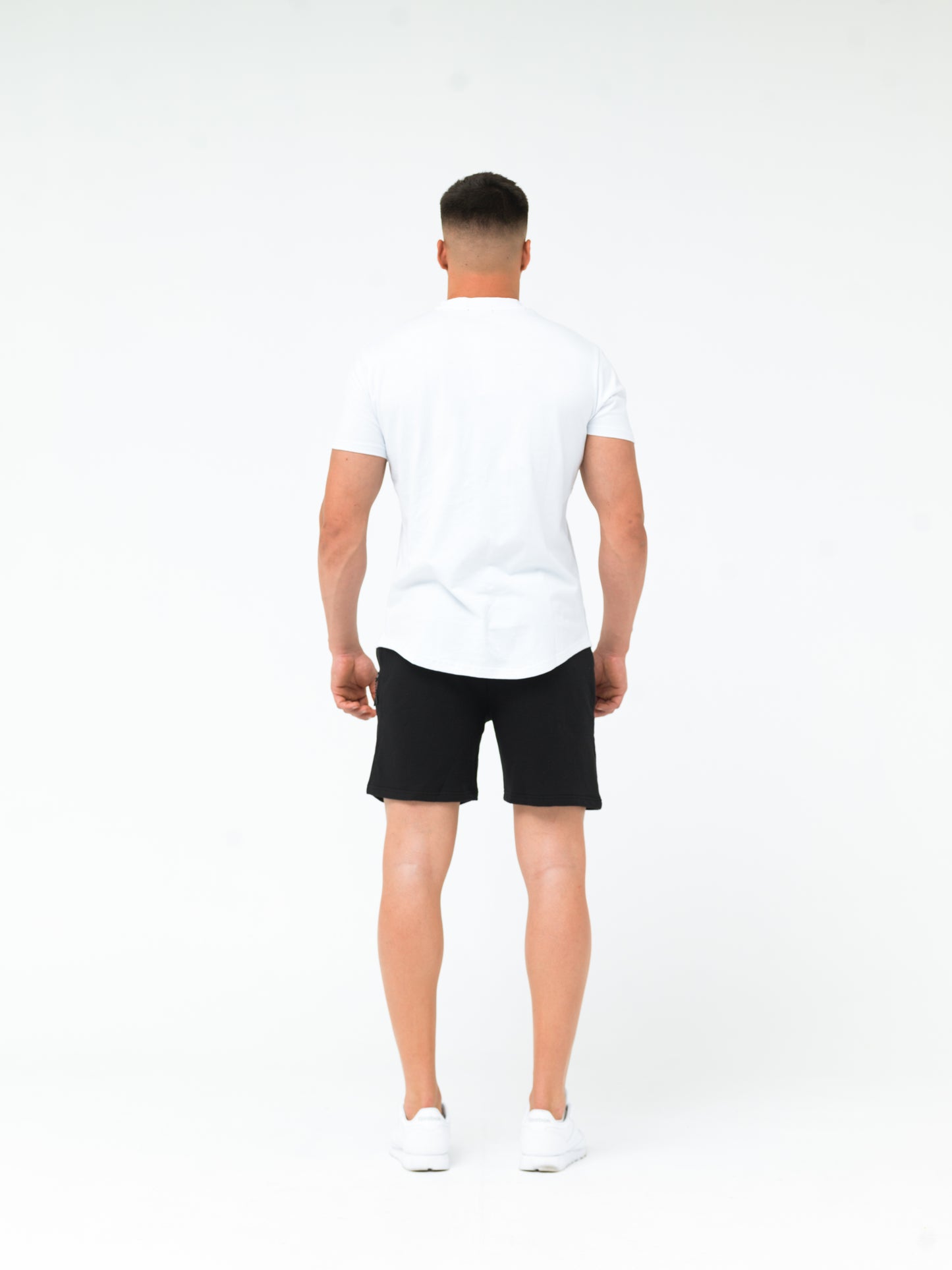 SIGNATURE CURVED HEM TEE- WHITE